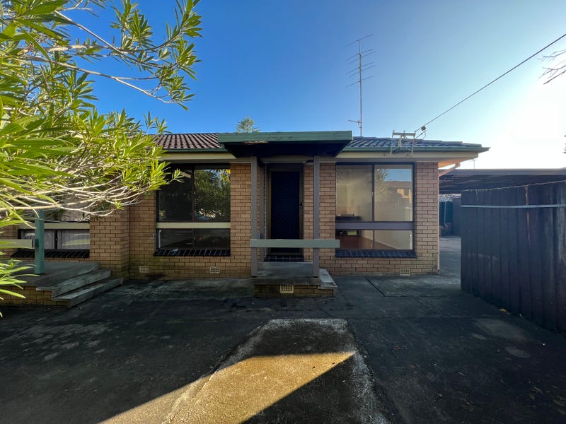2/2 The Boulevarde, Oak Flats, NSW 2529