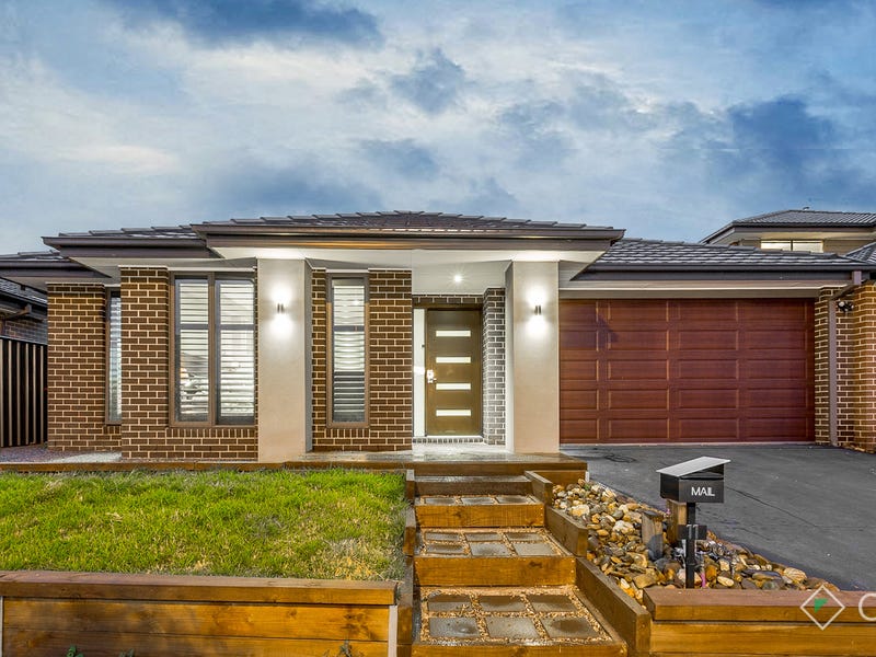 11 Kilmarnock Way, Clyde North, VIC 3978