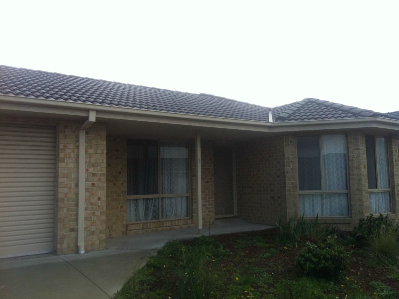 3/8A Henry Street, Koo Wee Rup, VIC 3981