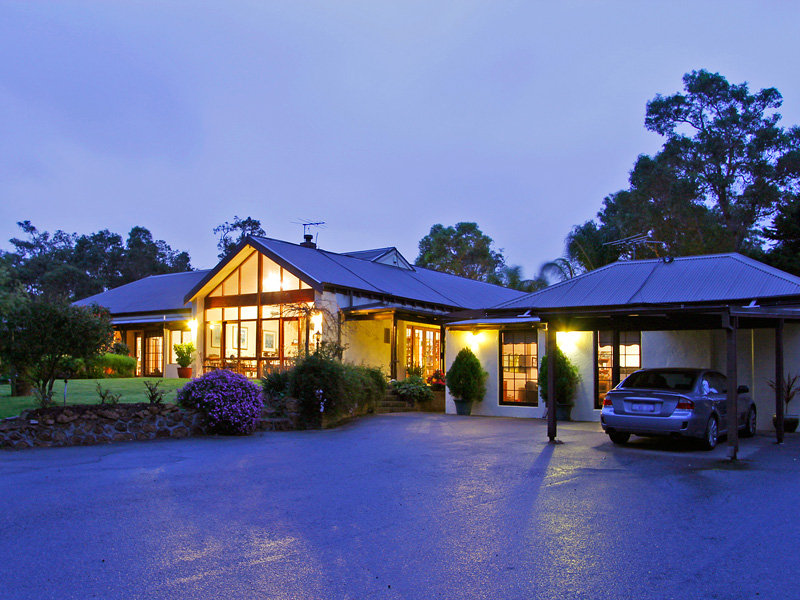 79 Gilchrist Road, Lesmurdie, WA 6076 Property Details