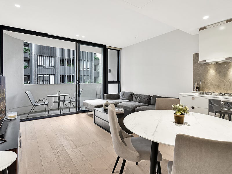6 15 2 3 A Knight St Erskineville