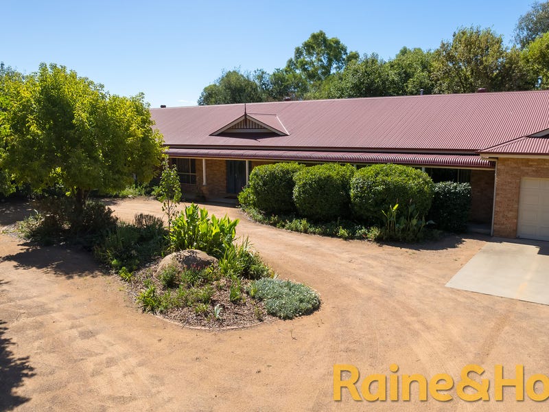 74 Hennessy Drive, Dubbo, NSW 2830 Property Details