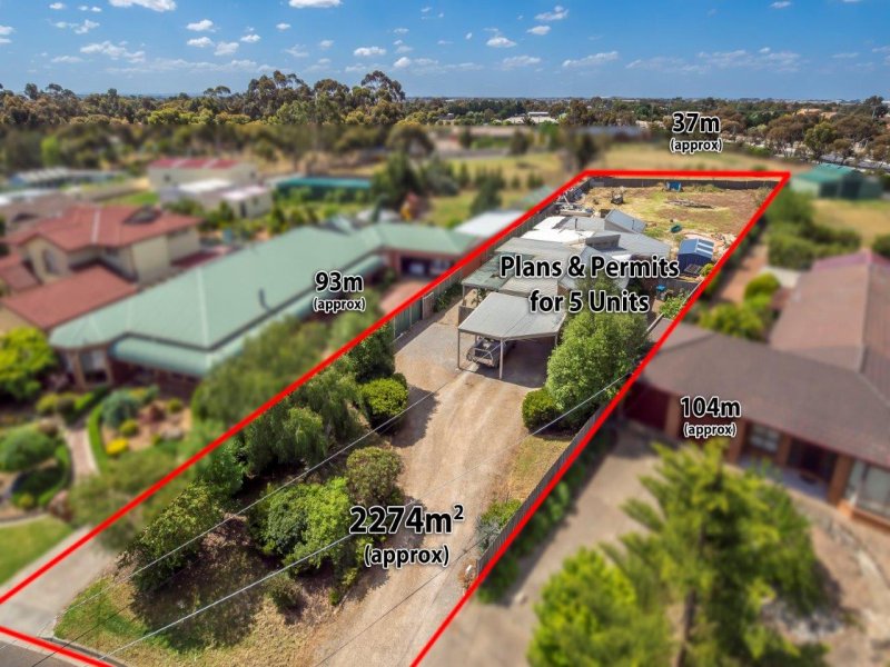 2 Wynarka Drive, Hoppers Crossing, VIC 3029