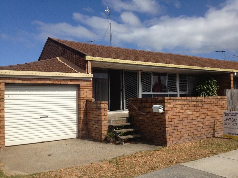 2/4 Rosalind Avenue, Paradise Point, QLD 4216