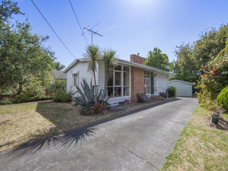 9 Gairloch Drive, Frankston, Vic 3199 Property Details