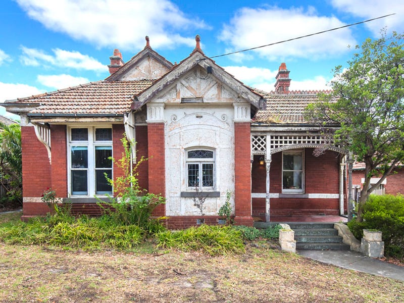 8 Brewster Street, Essendon, Vic 3040 Property Details