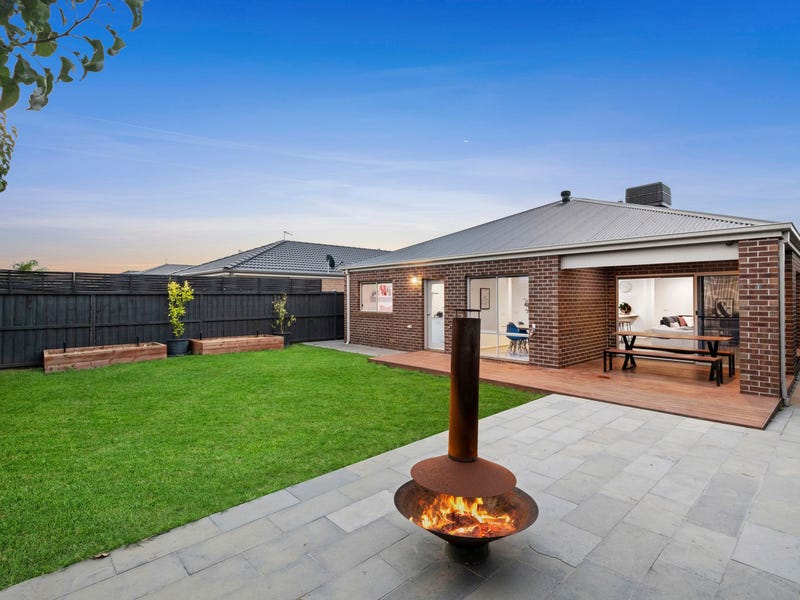 27 Precinct Road, Charlemont, Vic 3217 Property Details