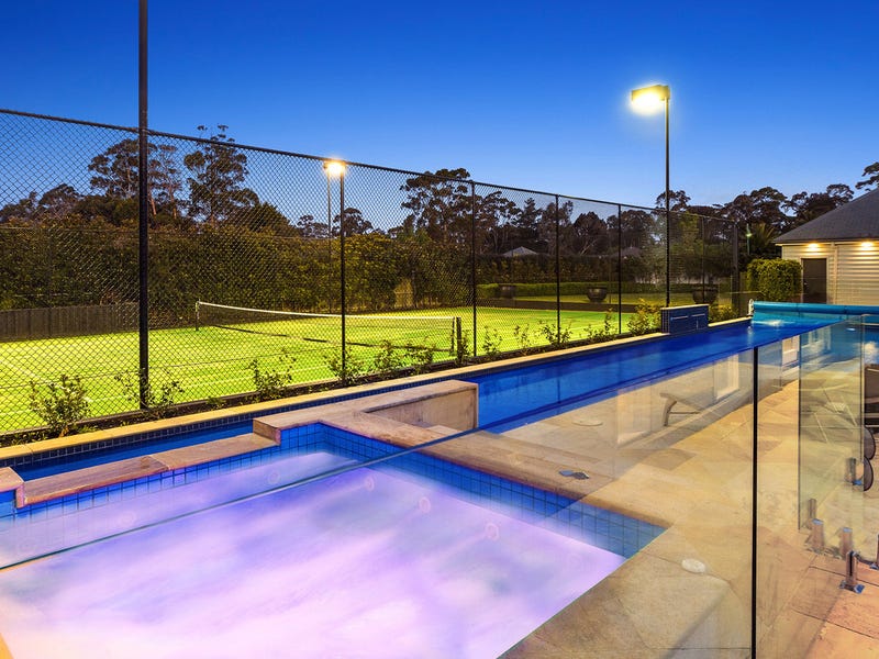 4 Kirkstall Close, Frankston South, VIC 3199