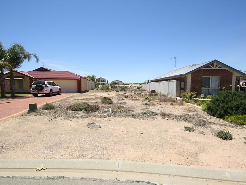 100 Gilmore Cres, Wallaroo, SA 5556