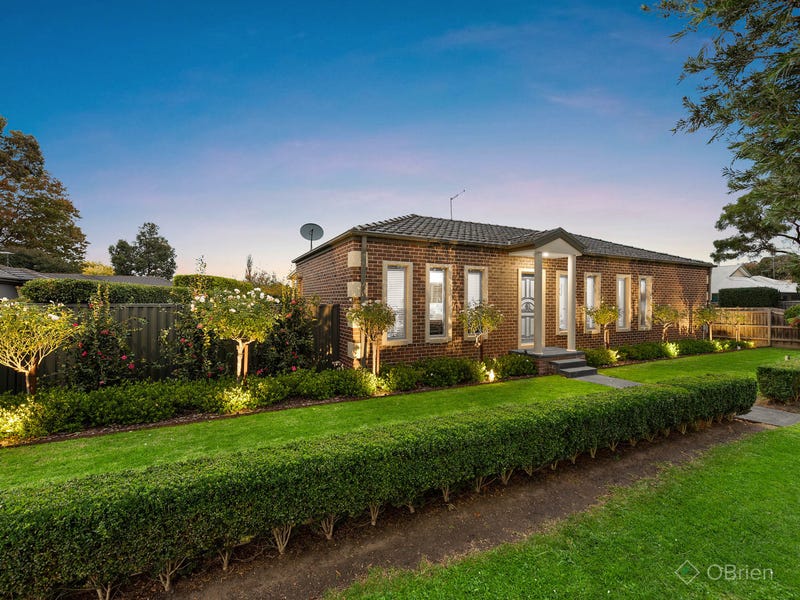 1/11 Gardiner Street, Berwick, Vic 3806 Property Details