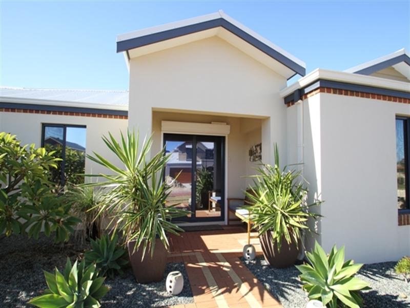 16 Horizon Cres, Singleton, WA 6175