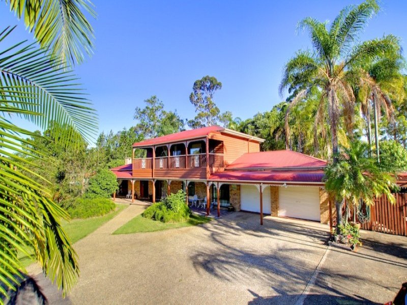 8 California Drive, Oxenford, Qld 4210 Property Details