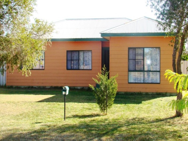 26 Manildra Street, Narromine, NSW 2821 Property Details