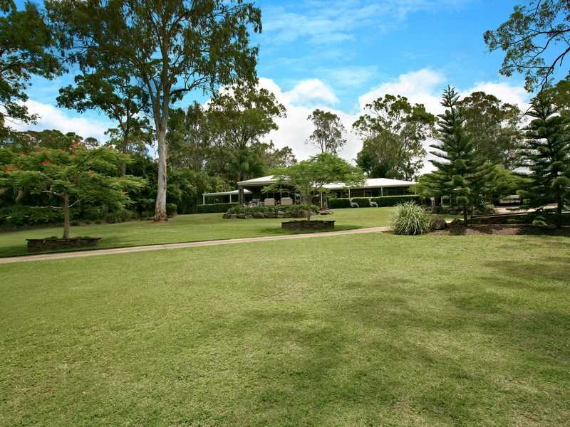 39 Riverdowns Crescent, Helensvale, Qld 4212 Property Details