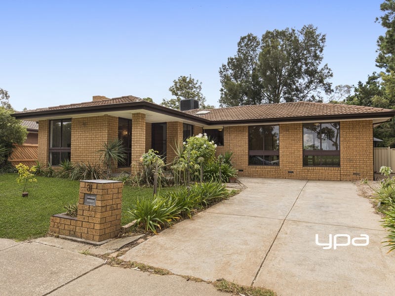 31 Carnoustie Drive, Sunbury, VIC 3429