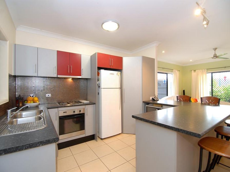 15 SMOKO CLOSE, Brinsmead, Qld 4870 Property Details