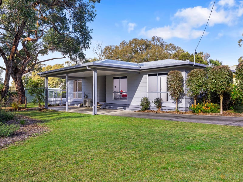 62 Pier Road, Inverloch, Vic 3996 House for Sale