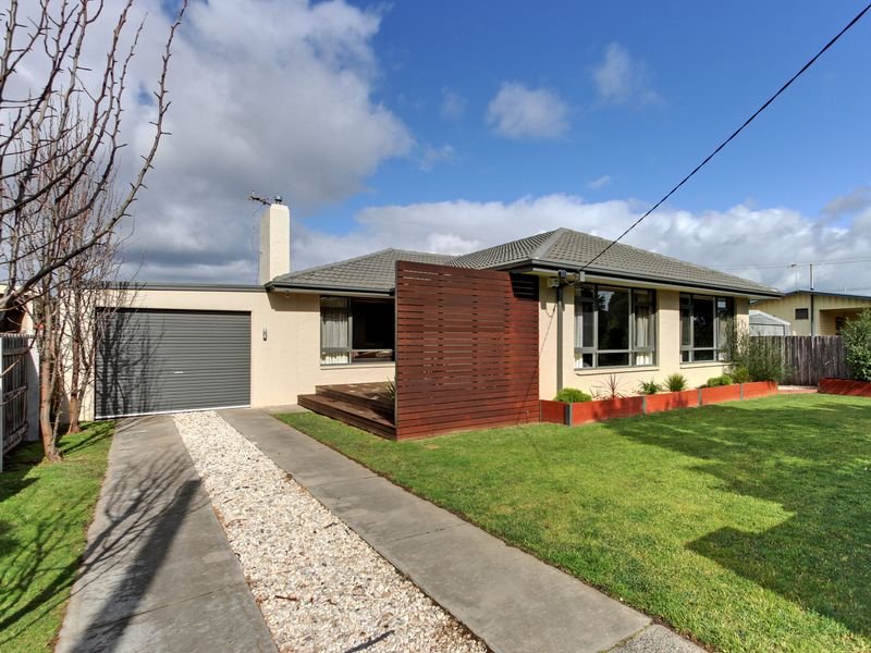 2 Staveley Street, Sale, Vic 3850 Property Details