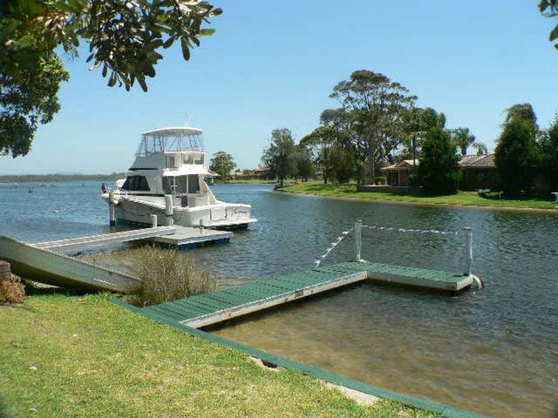 33 Rest Point Parade, Tuncurry, NSW 2428