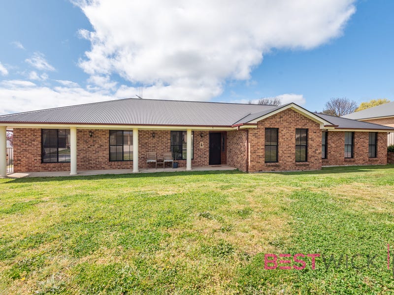 5 Piggott Place, Blayney, NSW 2799 House for Rent