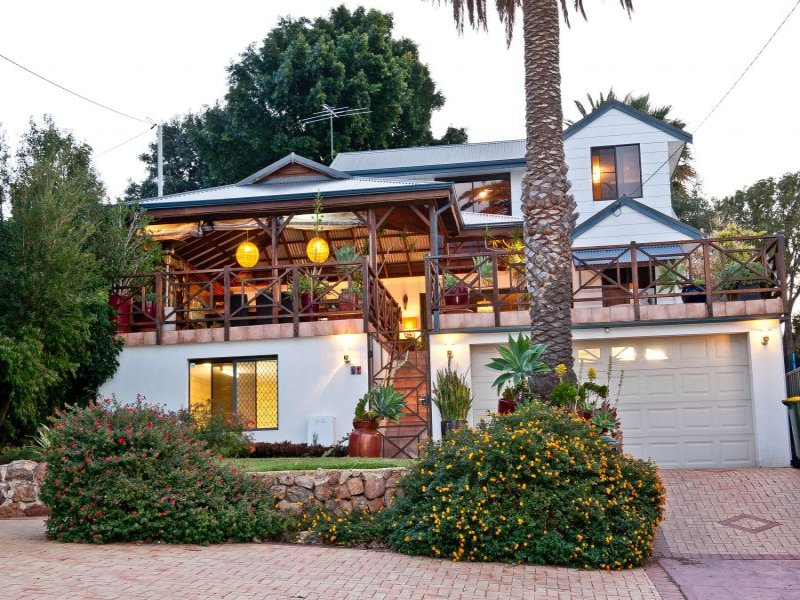 11 Sydenham Road, Doubleview, WA 6018 Property Details