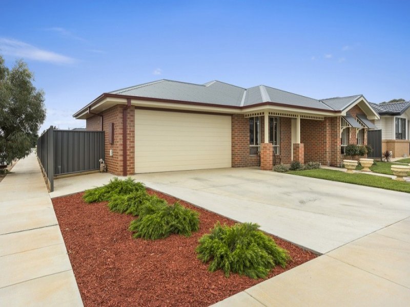 74 Greenfield Drive, Epsom, Vic 3551 Property Details