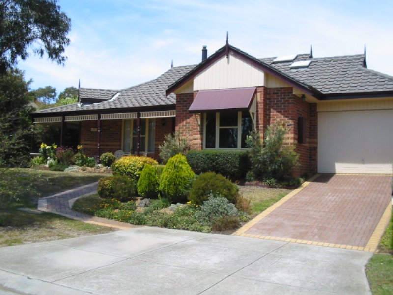 9 Adelong Court, Berwick, VIC 3806