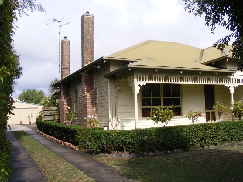 Sold House Prices & Auction Results in Johnstone Cres, Colac, VIC 3250