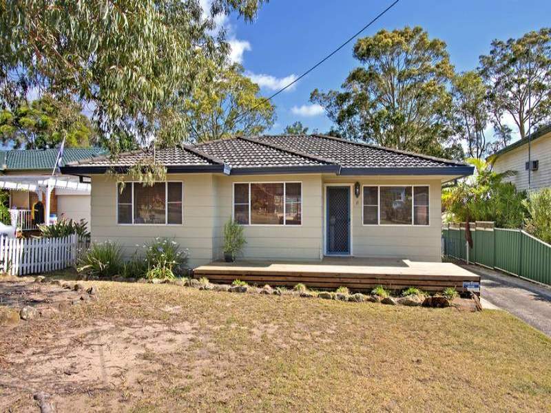 11 Buckland Avenue, Kanwal, NSW 2259 Property Details