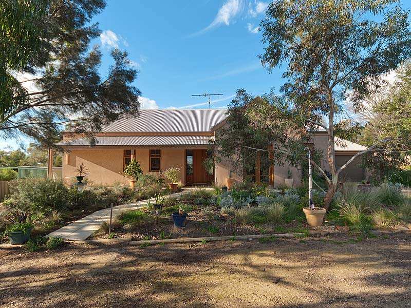 8 East Terrace, Strathalbyn, SA 5255 Property Details