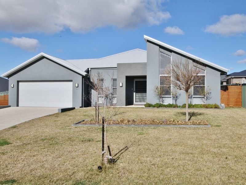 8 McGirr Street, Llanarth, NSW 2795 Property Details