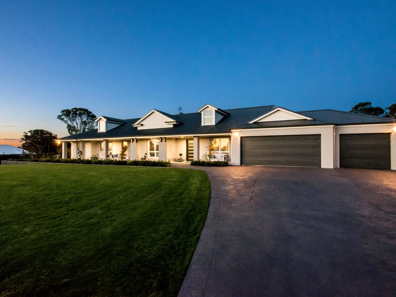 6 Woodhall Place, Luddenham, NSW 2745