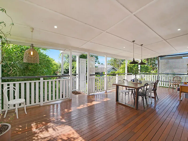 19 Crump Street, Holland Park West, QLD 4121