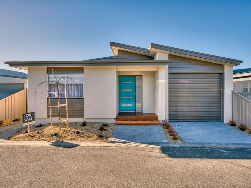 Palm Lake Resort Willow Lodge Retirement Living at 2 Willow Road