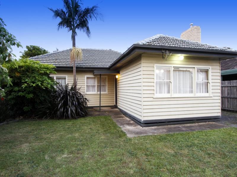 3 Woodford Place, Sale, Vic 3850 Property Details