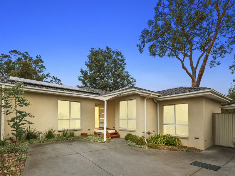 2/11 Street, Boronia, Vic 3155 Property Details