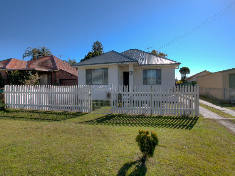 1 Naru Street, Marks Point, NSW 2280