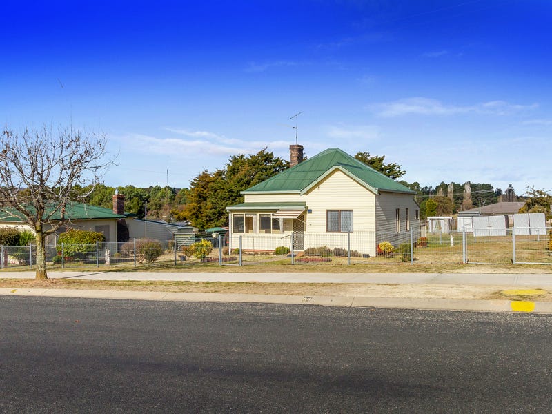 64 Maitland Street, Uralla, NSW 2358 House for Sale
