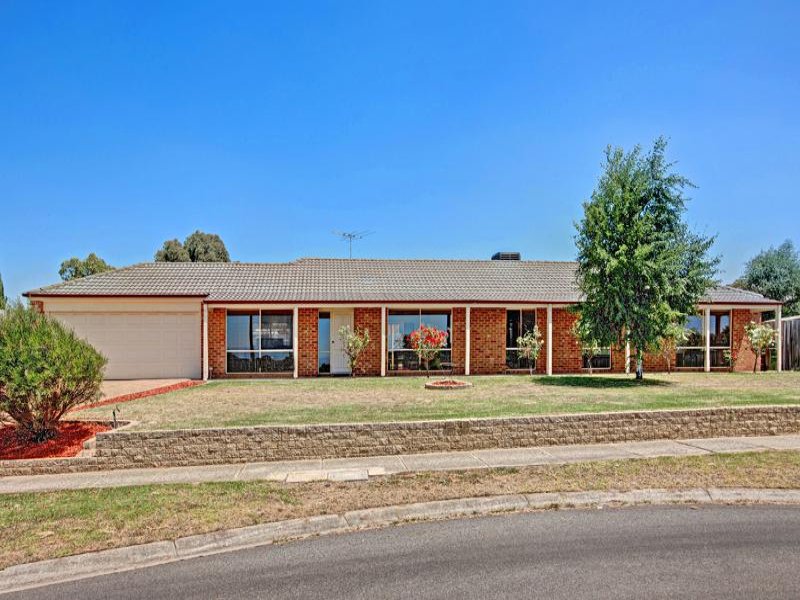 33 ROULSTON WAY, Wallan, Vic 3756 Property Details