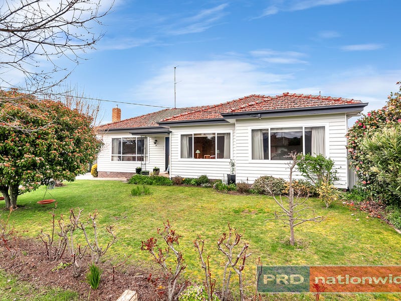 11 Hamlet Street, Wendouree, Vic 3355 Property Details