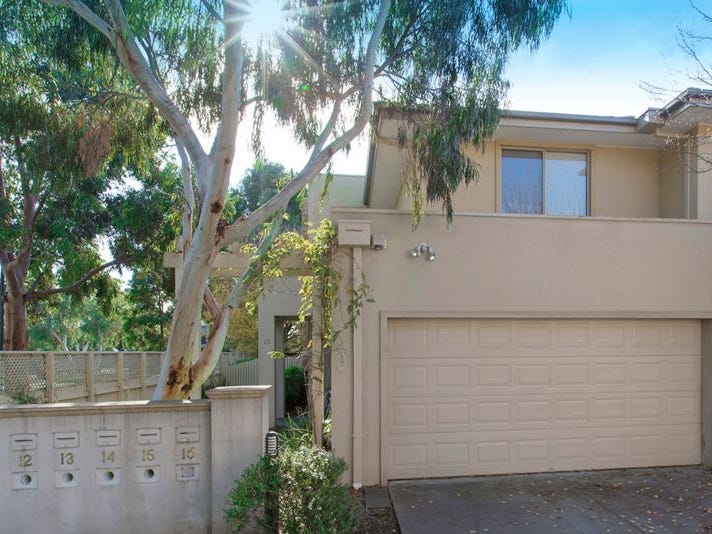 15/2 Coventry Drive, Sandhurst, Vic 3977 Property Details