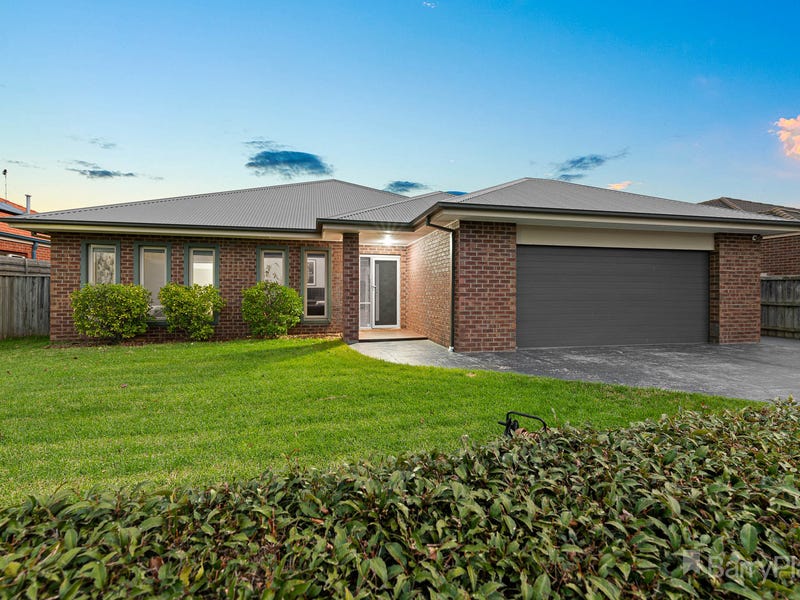 47 Banjo Paterson Drive, Pakenham, Vic 3810 Property Details
