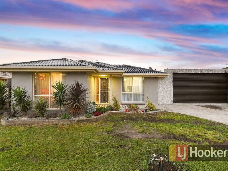 43 Simon Drive, Pakenham, VIC 3810
