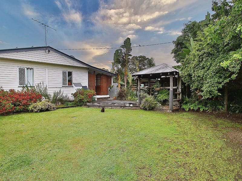 8 Bell Street, Walloon, Qld 4306 House for Sale