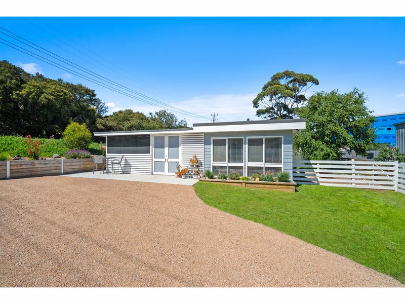 381 National Park Road, Loch Sport, VIC 3851