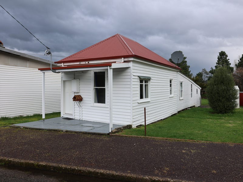 10 King Street, Queenstown, Tas 7467 House for Rent