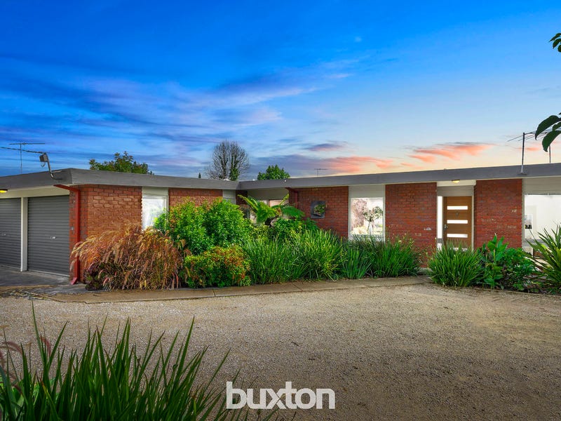 4 Oberon Drive, Belmont, Vic 3216 Property Details