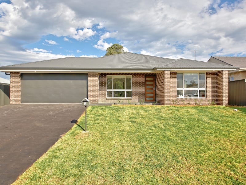 6 Kurrajong Cres, Tahmoor, NSW 2573