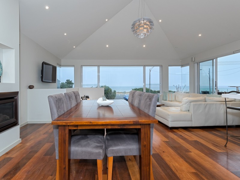 1/188 Beach Road, Mordialloc, Vic 3195 Property Details