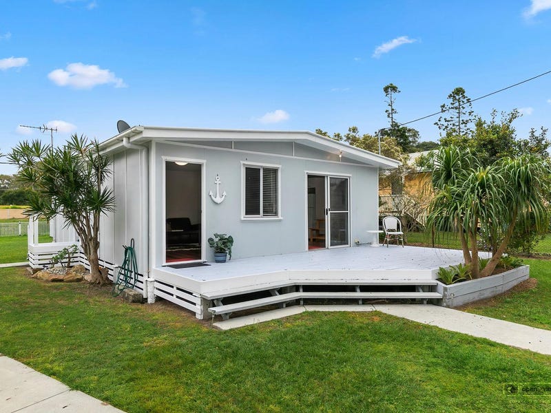 42 BIGGS AVENUE, Beachmere, Qld 4510 Property Details